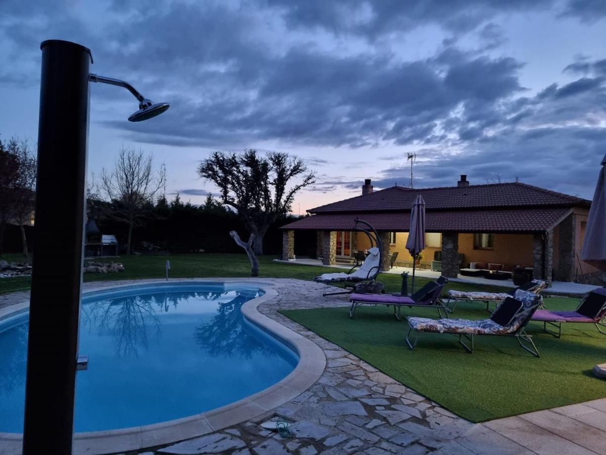 Villa Pancorbo Velayos Екстериор снимка