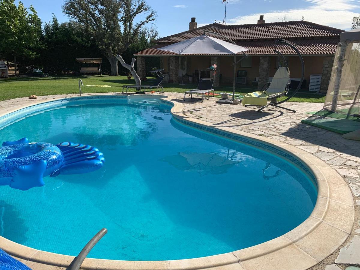 Villa Pancorbo Velayos Екстериор снимка